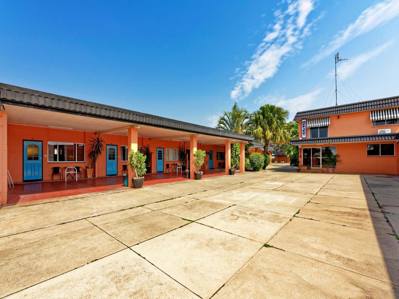 Riviera Motel בונדברג מראה חיצוני תמונה